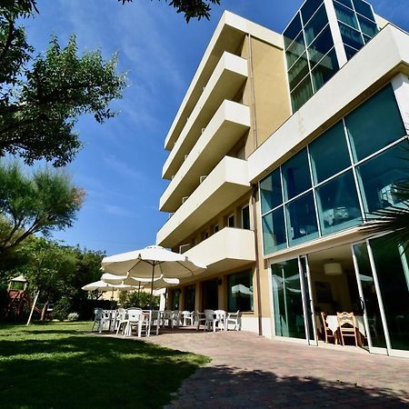 Hotel Astor B&B Lido di Classe Dış mekan fotoğraf