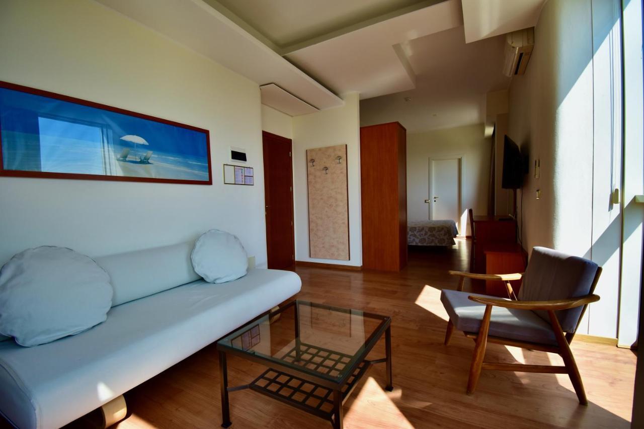 Hotel Astor B&B Lido di Classe Dış mekan fotoğraf