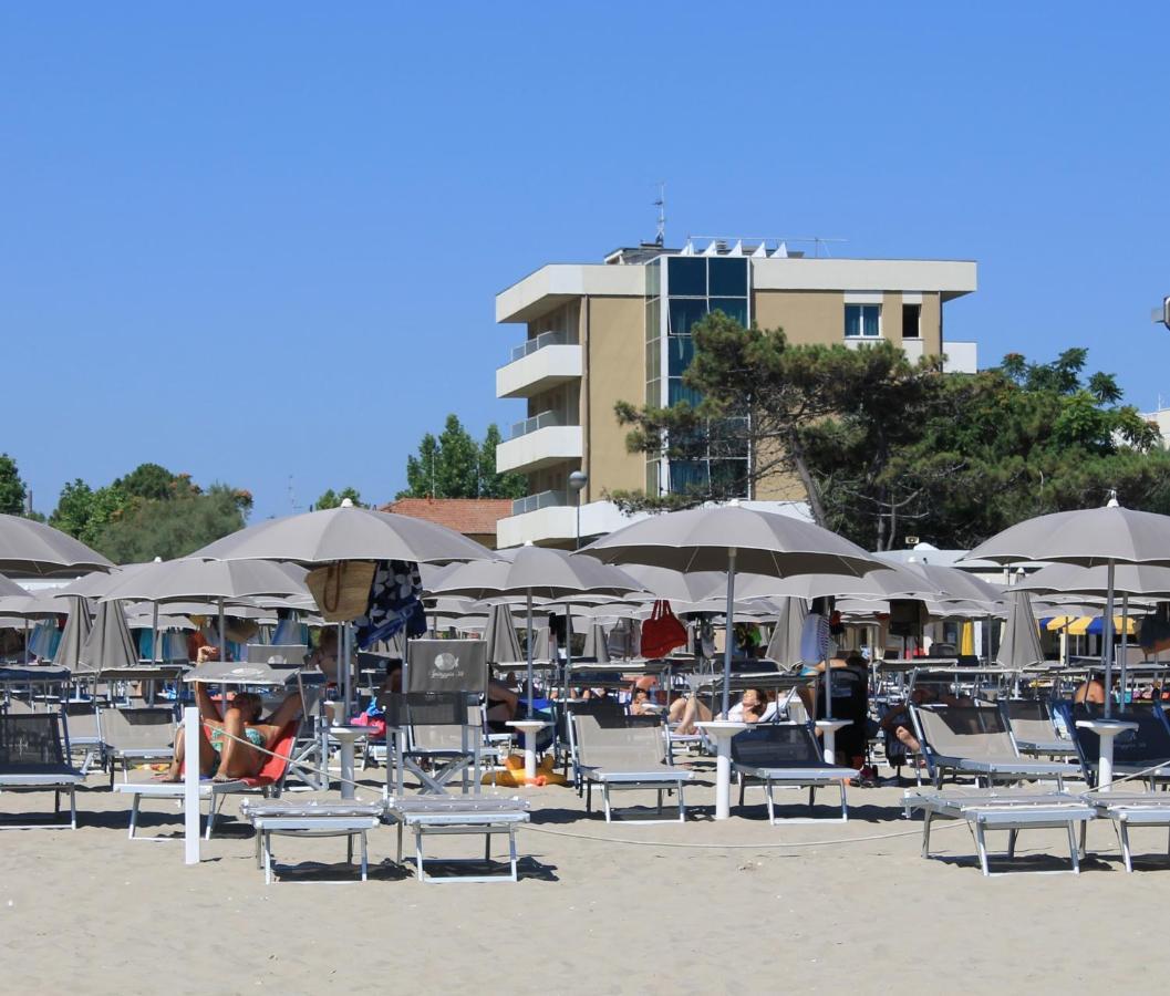 Hotel Astor B&B Lido di Classe Dış mekan fotoğraf