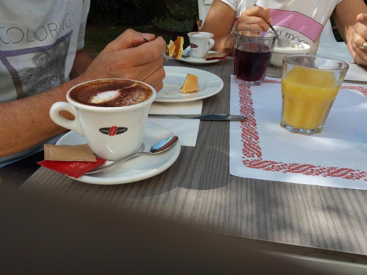Hotel Astor B&B Lido di Classe Dış mekan fotoğraf