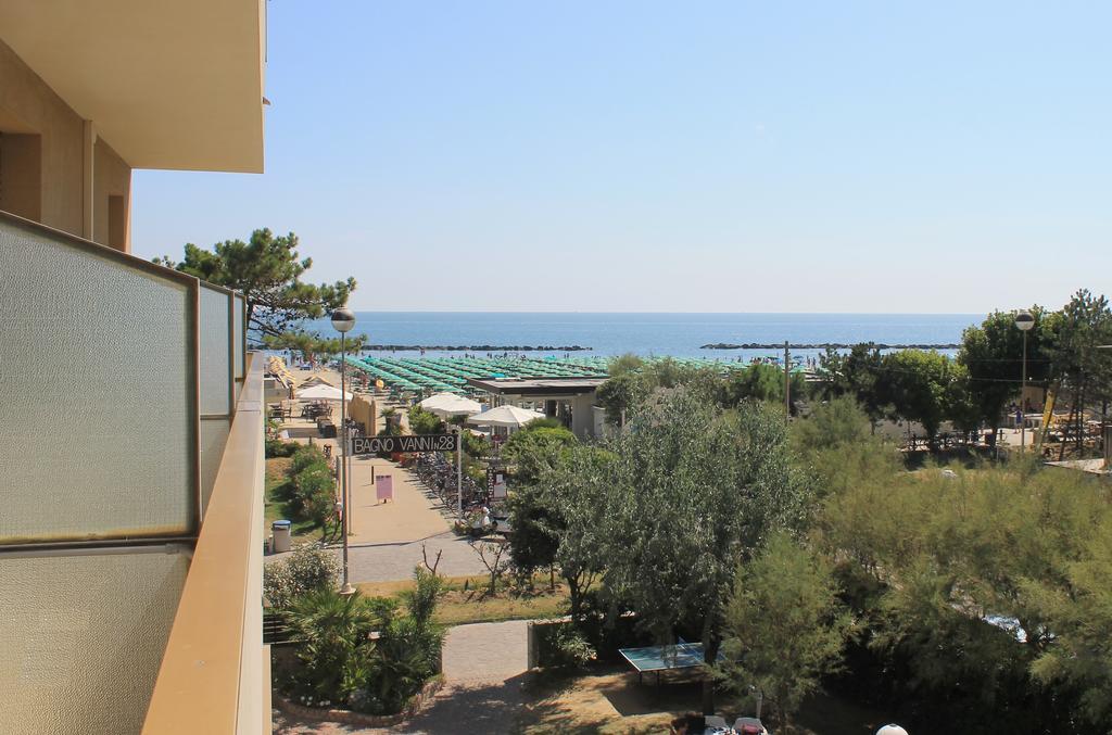 Hotel Astor B&B Lido di Classe Dış mekan fotoğraf