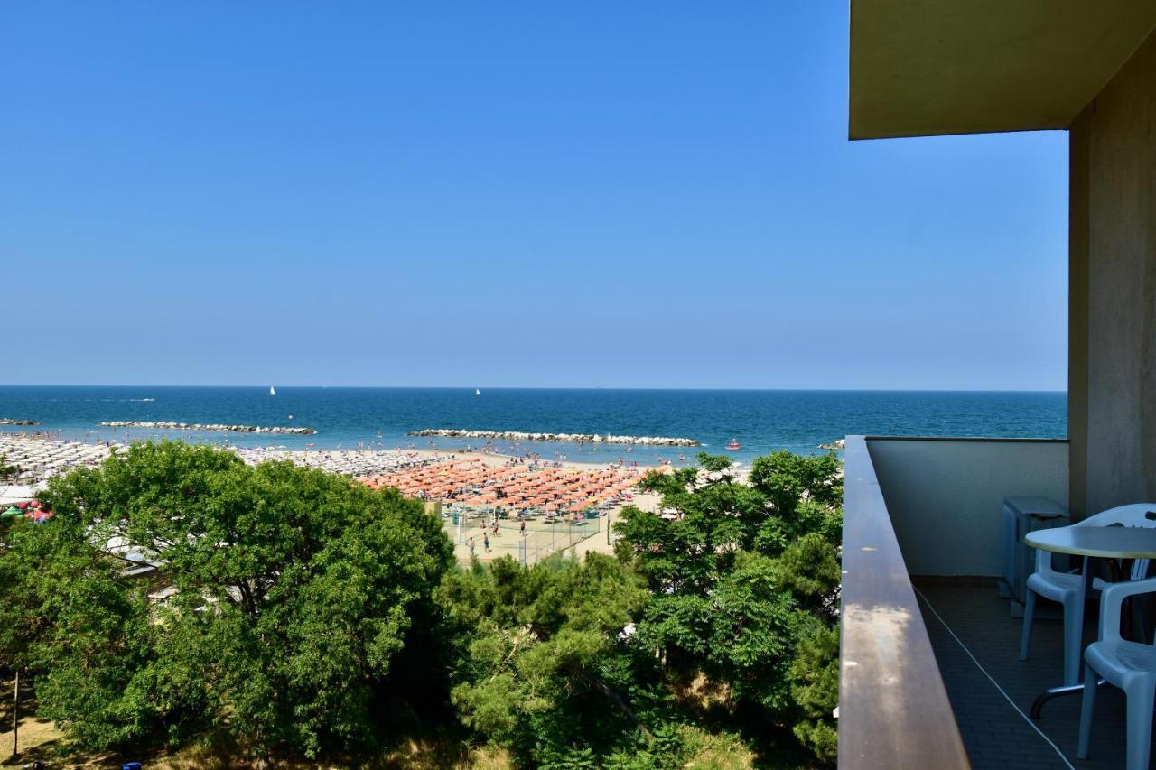 Hotel Astor B&B Lido di Classe Dış mekan fotoğraf