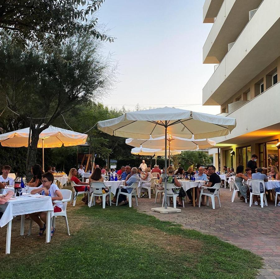 Hotel Astor B&B Lido di Classe Dış mekan fotoğraf