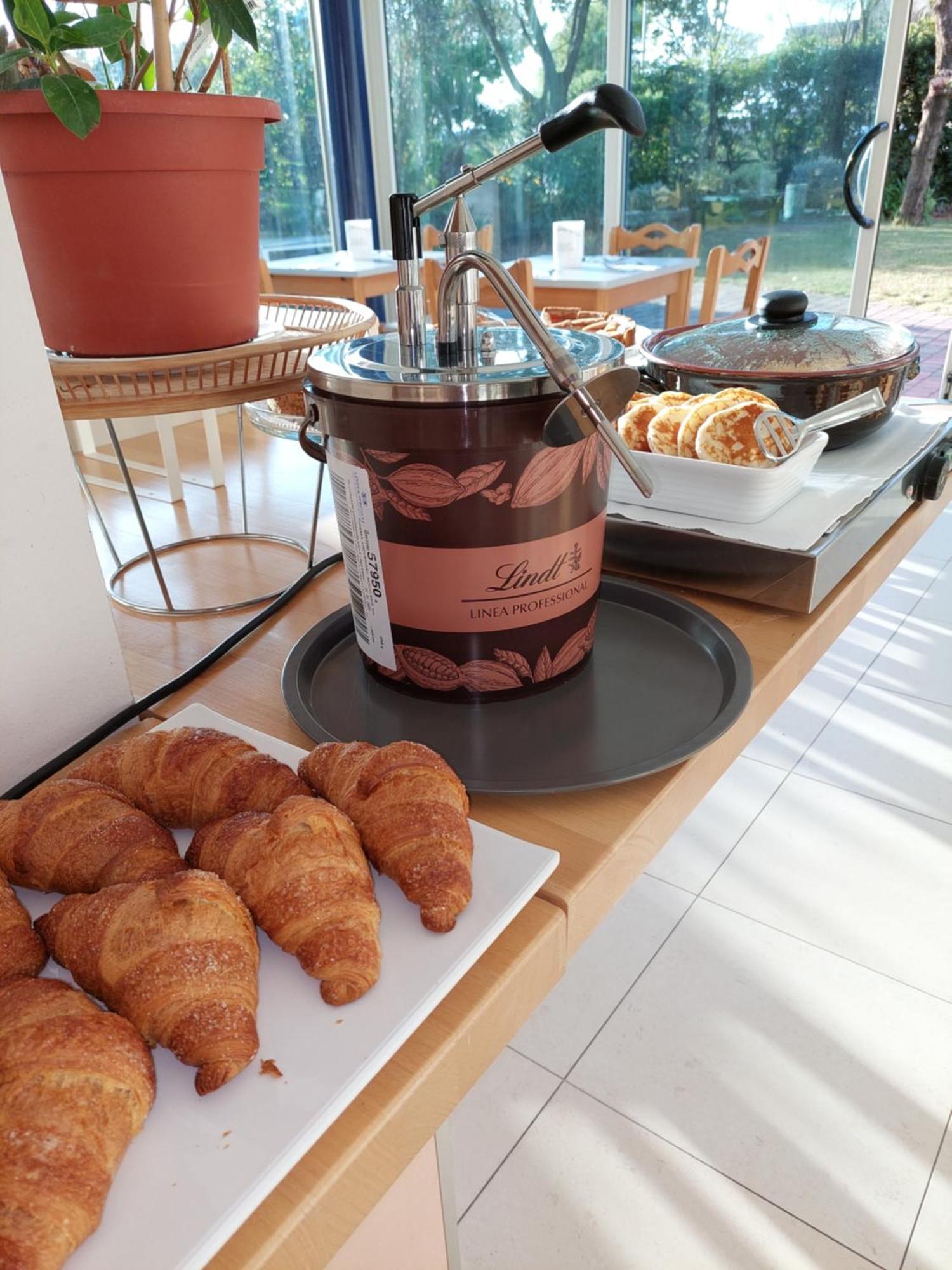 Hotel Astor B&B Lido di Classe Dış mekan fotoğraf