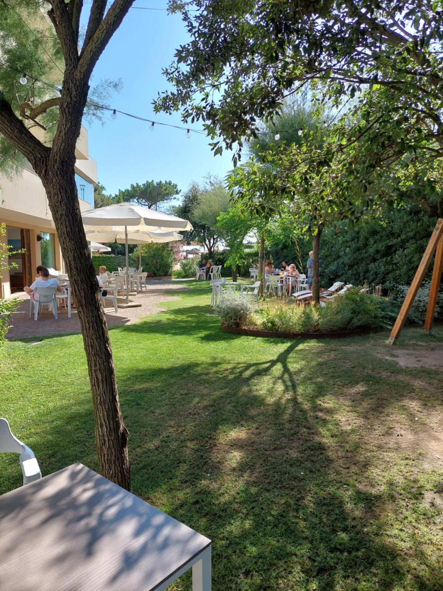 Hotel Astor B&B Lido di Classe Dış mekan fotoğraf