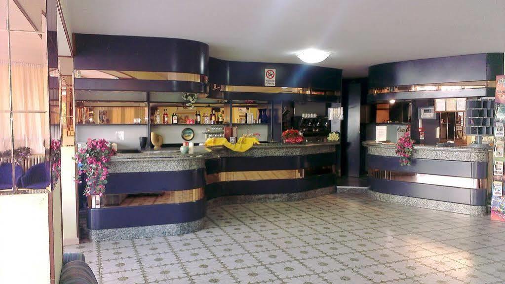 Hotel Astor B&B Lido di Classe Dış mekan fotoğraf