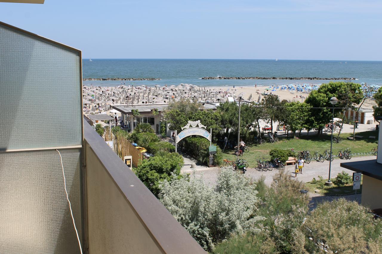 Hotel Astor B&B Lido di Classe Dış mekan fotoğraf